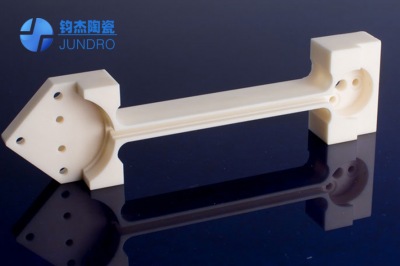 半導(dǎo)體行業(yè)：氧化鋁陶瓷發(fā)展的又一個里程碑！